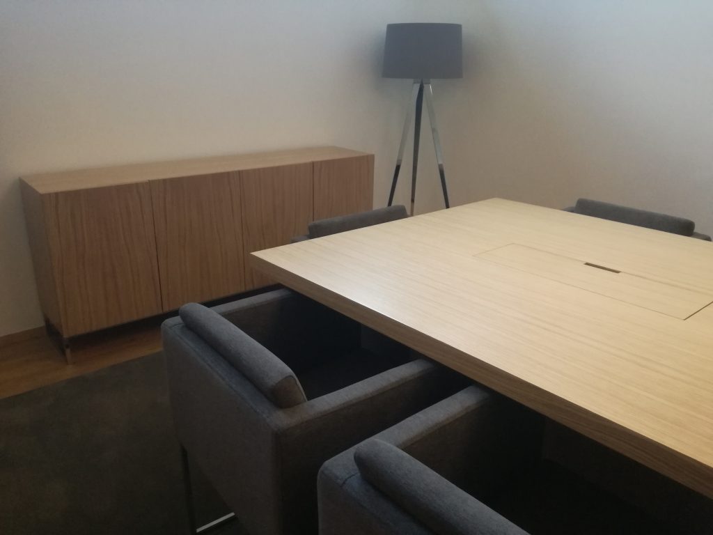 Salas de Reunião - Em Aveiro - Portugal Salas de Reunião - Em Aveiro